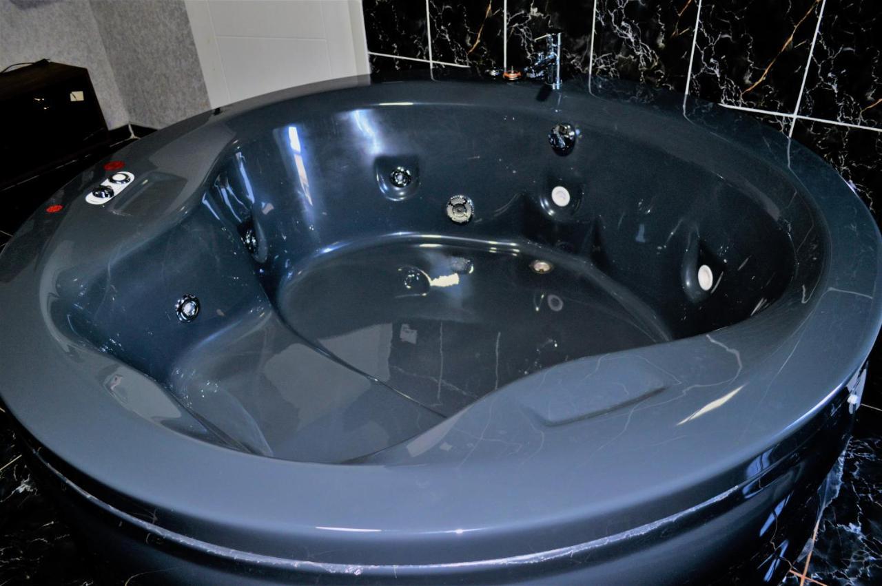 Vip Suit Otel Istanbul Exteriör bild